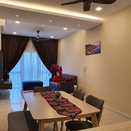 96 négyzetméteres, 3 hálószobás Apartman 2 fürdőszobával Putrajaya területén Kampong Tangkas Kültér fotó
